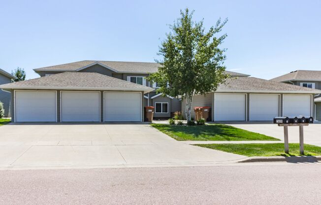 Boulder Pointe Townhomes