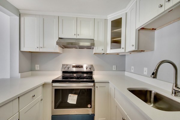 1 bed, 1 bath, 635 sqft, $3,100, Unit 418