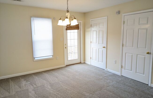 Large 3 Bedroom Townhome in Mooresville