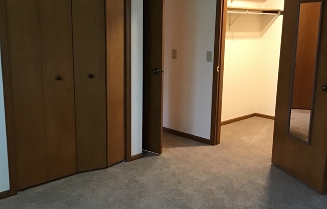 2 beds, 1 bath, 950 sqft, $1,750, Unit 7662CC