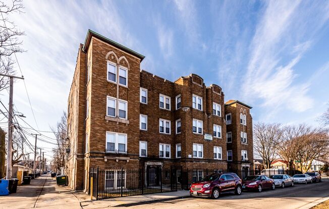 1815 W 77th