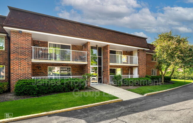 1102 WESTOVER LN
