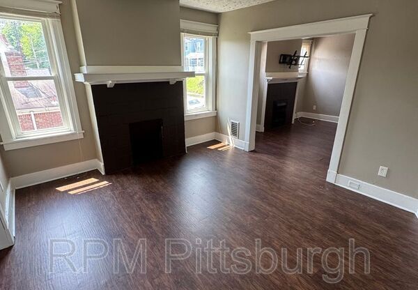311 313 W BURGESS ST