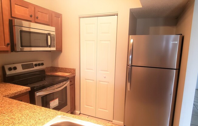 Updated 2BR/2BA Sandalwood Townhome