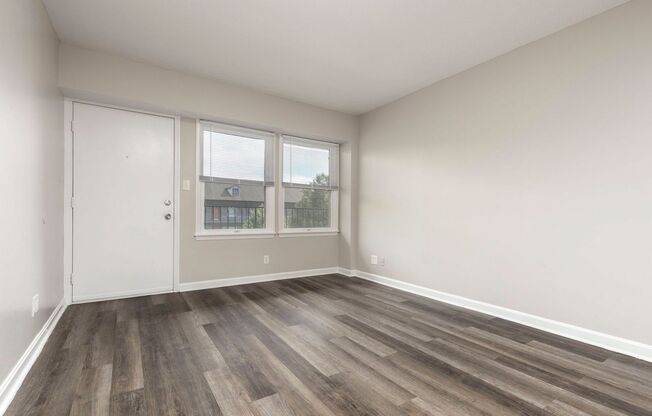 2 beds, 2 baths, $895, Unit 306