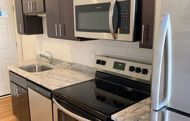 Studio, 1 bath, $1,195, Unit 4847-2C