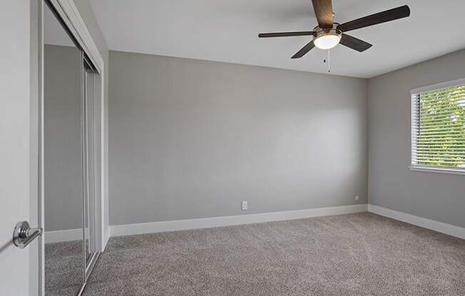 Carpeted Bedroom Space at Colonial Garden Apartments, San Mateo