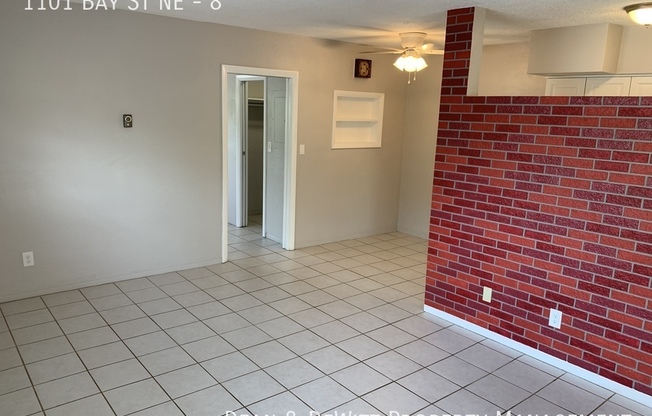 1101 BAY ST NE