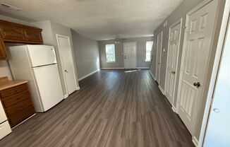 3 beds, 1.5 baths, $1,100, Unit 4