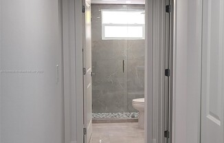 2553 W 76 ST