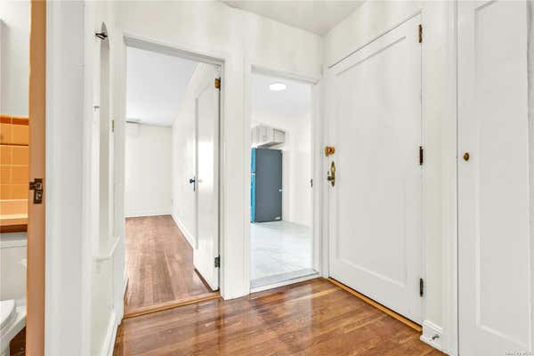 2 beds, 1 bath, $2,450, Unit 2R