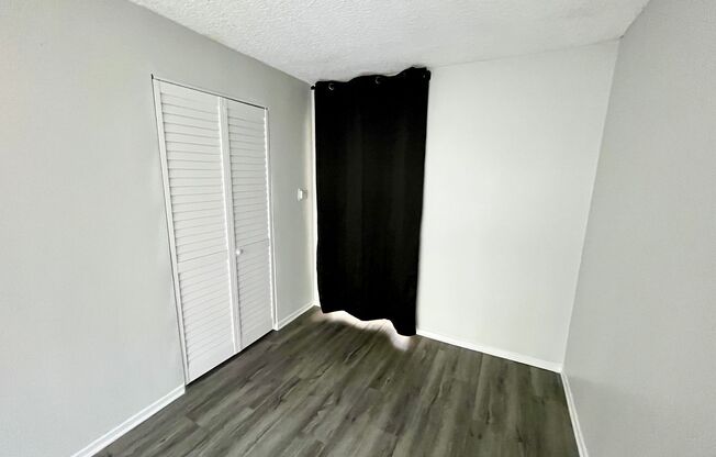 2 beds, 1 bath, 750 sqft, $1,998, Unit 213