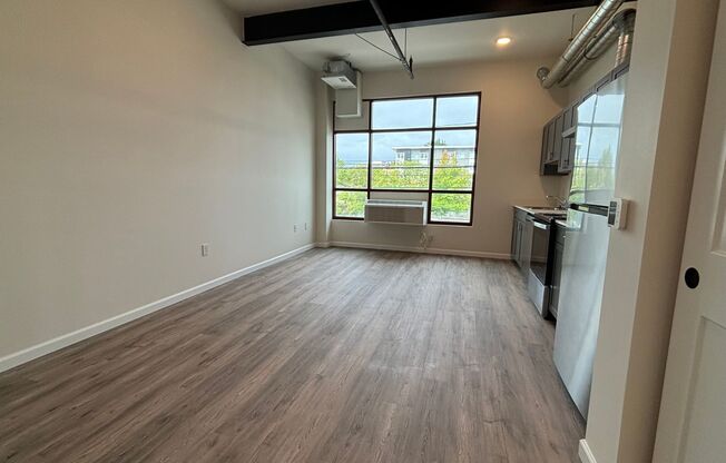 Studio, 1 bath, 398 sqft, $1,250, Unit 220