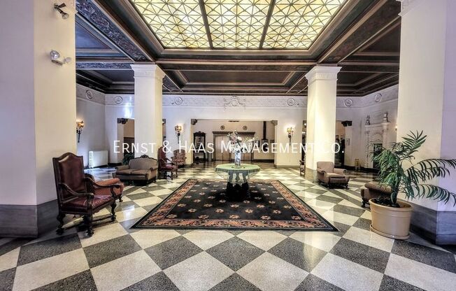 315 W 3rd Street, #1008