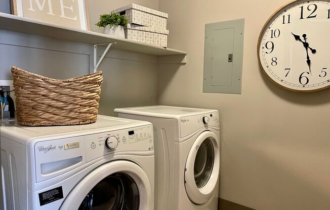 2 beds, 2 baths, 1,078 sqft, $1,595, Unit 1010 on the Lake - Two Bedrooms Lakeview Options