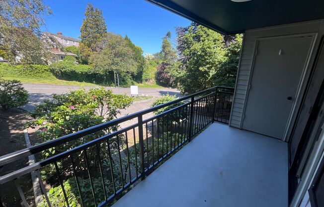 1 bed, 1 bath, 800 sqft, $1,895, Unit 2727 - 307