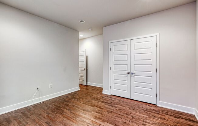 3 beds, 2.5 baths, 1,300 sqft, $2,750, Unit Unit 4