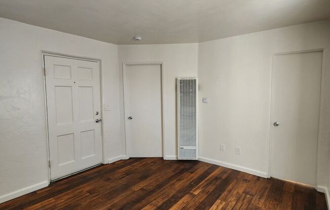 1 bed, 1 bath, 450 sqft, $1,625, Unit 13-09