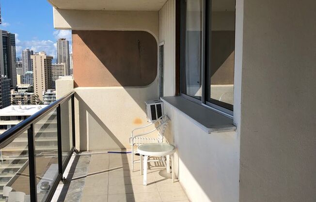 1/1/2 - Penthouse Unit- Utilities Included - Large Covered Lanai w/Ocean & City Views