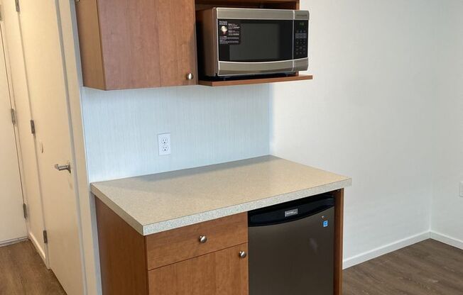 Studio, 1 bath, 175 sqft, $1,295, Unit 3308