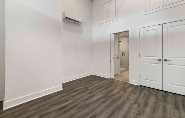 1 bed, 1 bath, 690 sqft, $1,275, Unit F303
