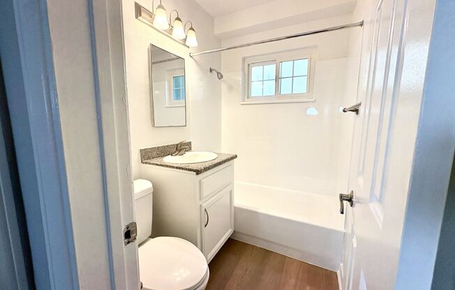 2 beds, 1 bath, 800 sqft, $2,495, Unit 320-02