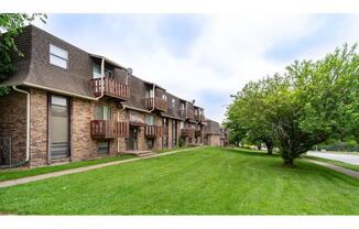 8523 PARALLEL PKWY