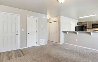 2 beds, 2 baths, $1,495, Unit Bldg I #101