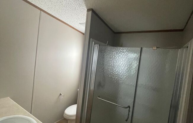 2 beds, 2 baths, $850, Unit B-01