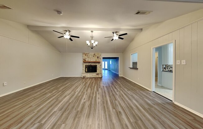 1505 WADE DR