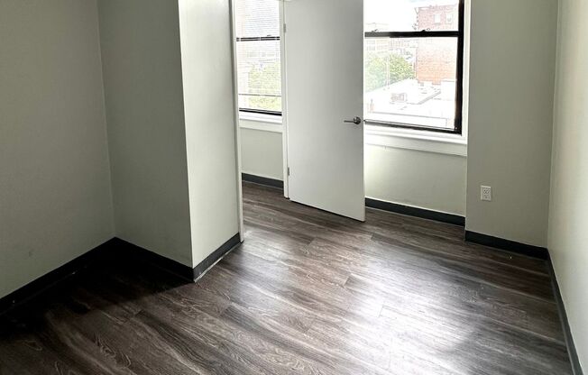 1 bed, 1 bath, 390 sqft, $1,640, Unit 0907