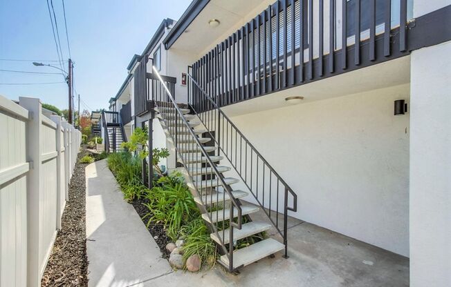 3 beds, 2.5 baths, 1,200 sqft, $3,395, Unit 4757-7