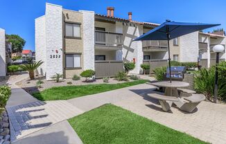 North Bonita Apartments