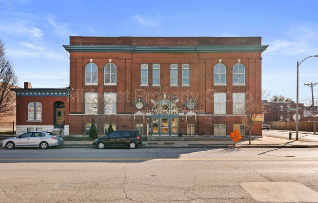 2 beds, 1 bath, 761 sqft, $1,250, Unit 116