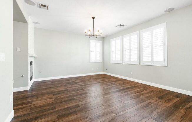 Stunning 4 bedroom, 3 bath home located in Mariposa at the Paseos gated community