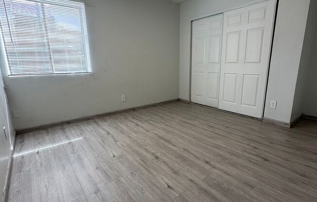 2 beds, 1 bath, 720 sqft, $1,175, Unit 10-2098