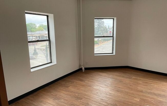 1109 Central, Renovated Historic Living!