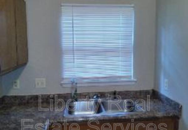 1065 KELLY DR