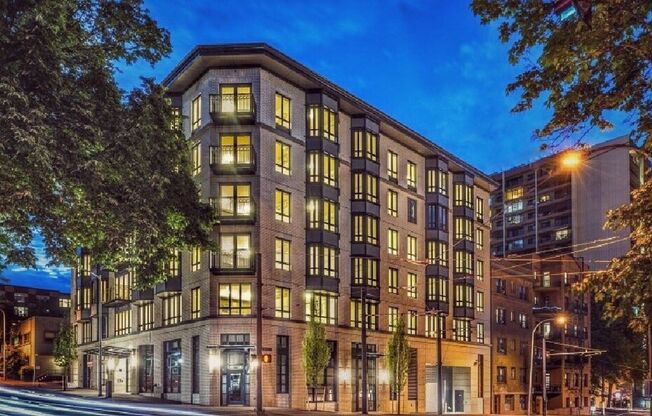 11 Marché Apartments