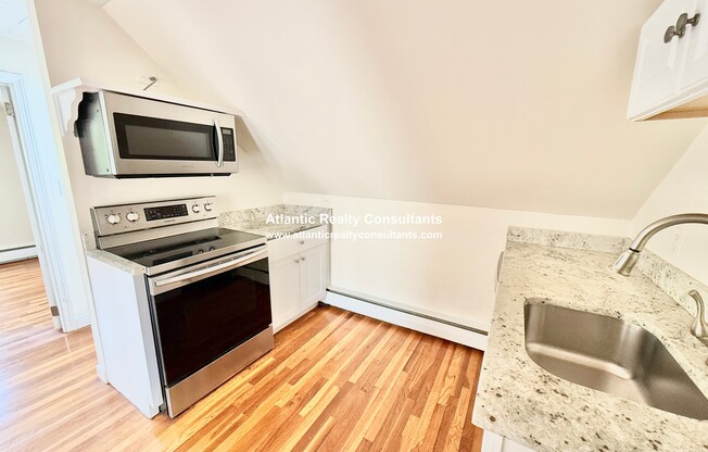 159 WINSOR AVE