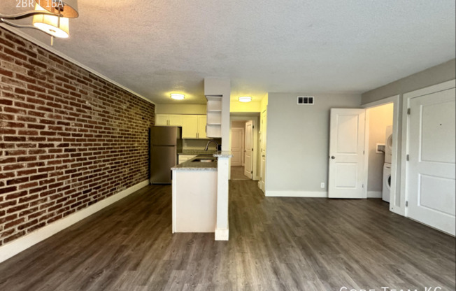 4916 GRAND AVE