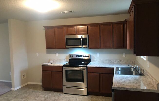 3 bedroom 2.5 bath in Rogers