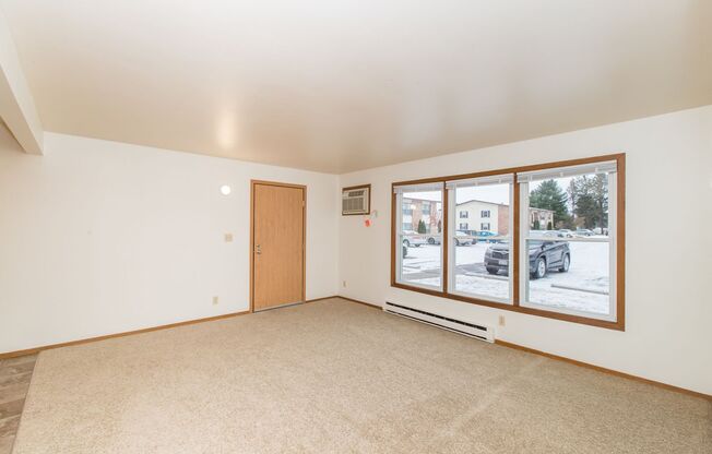 2 beds, 1 bath, $1,045, Unit 615-01