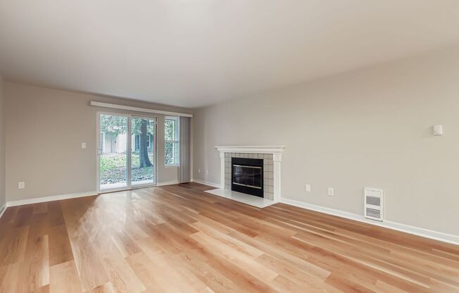 2 beds, 2 baths, 1,000 sqft, $2,595, Unit Unit C105