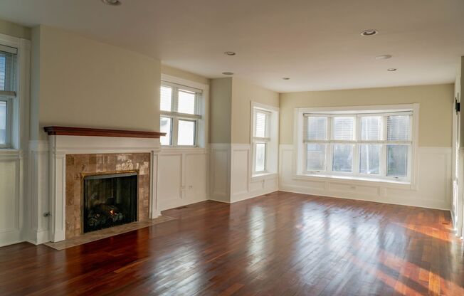 Gorgeous 5 Bedroom / 4 Full Bath Home along Chicago River