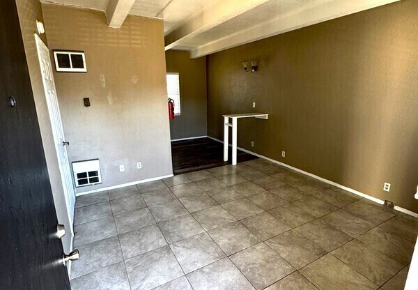 5261 Alhambra Dr