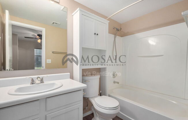 3 beds, 2 baths, 1,384 sqft, $1,750, Unit 1127