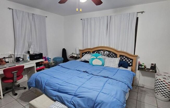 2 beds, 1 bath, $2,350