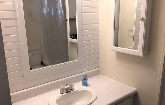 2 beds, 1 bath, $975