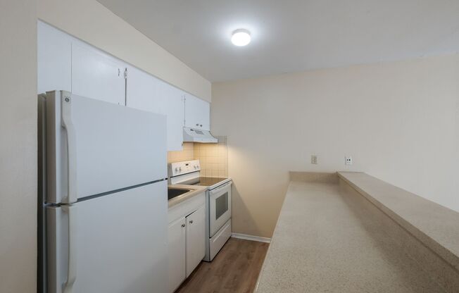 Studio, 1 bath, 445 sqft, $750, Unit 206